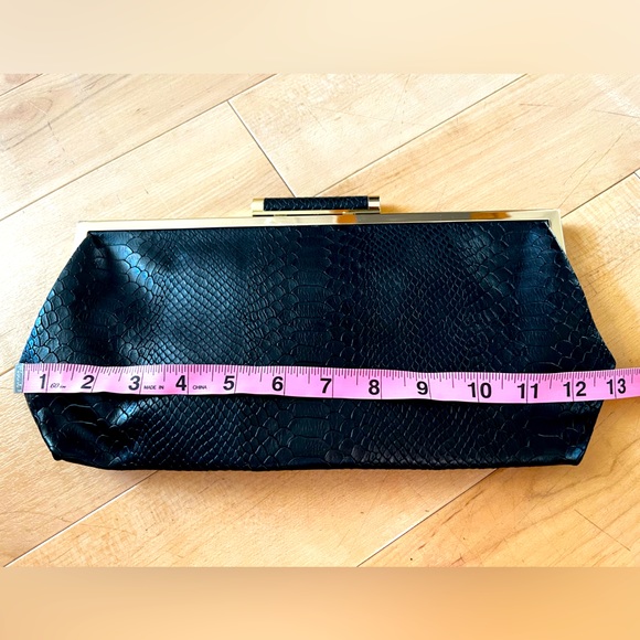 I.N.C INTERNACIONAL CONCEPTS Clutch Alligator pattern - Picture 4 of 6